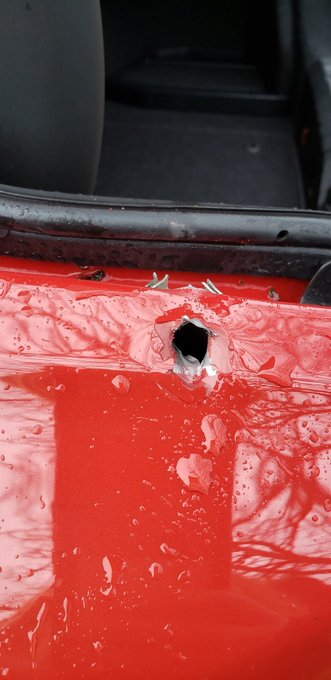 Who ever shot me on HWY 18 going to Federal Way at 7.33am this morning   Your mom's a hoe. https://t