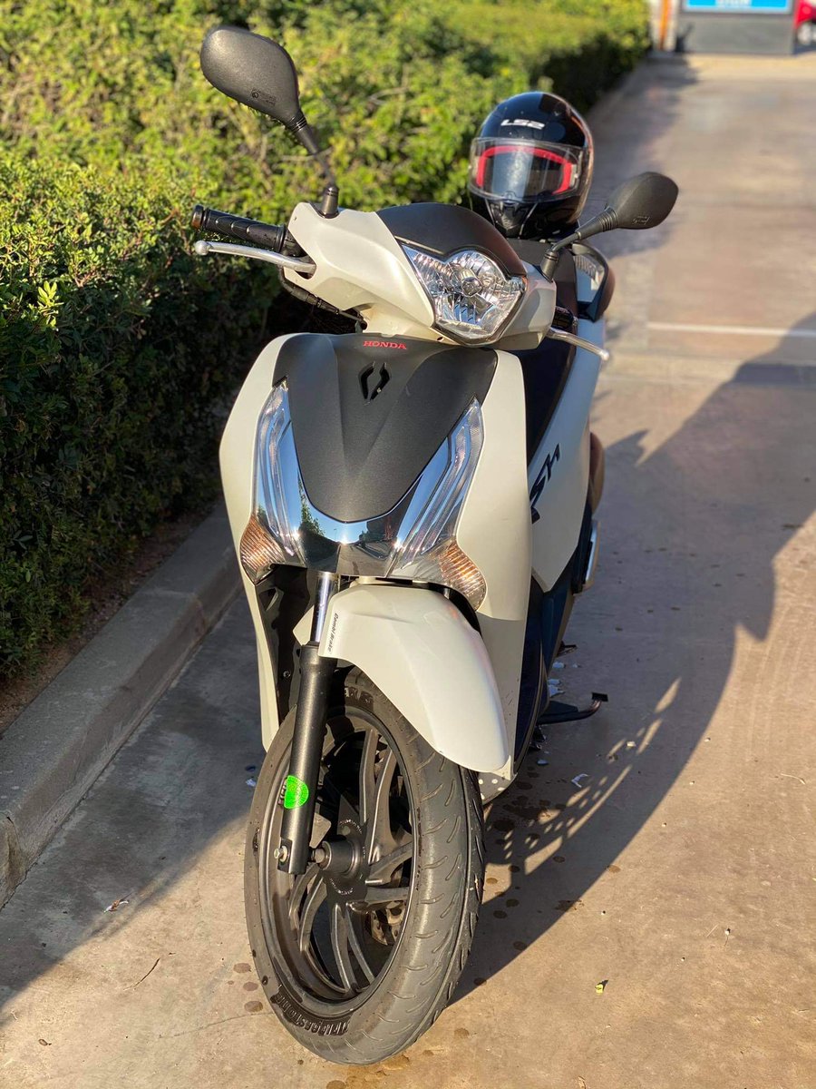antiradarcatala's tweet photo. Moto robada a Barcelona, si us plau compartiu. https://t.co/31DYU5e6Oi