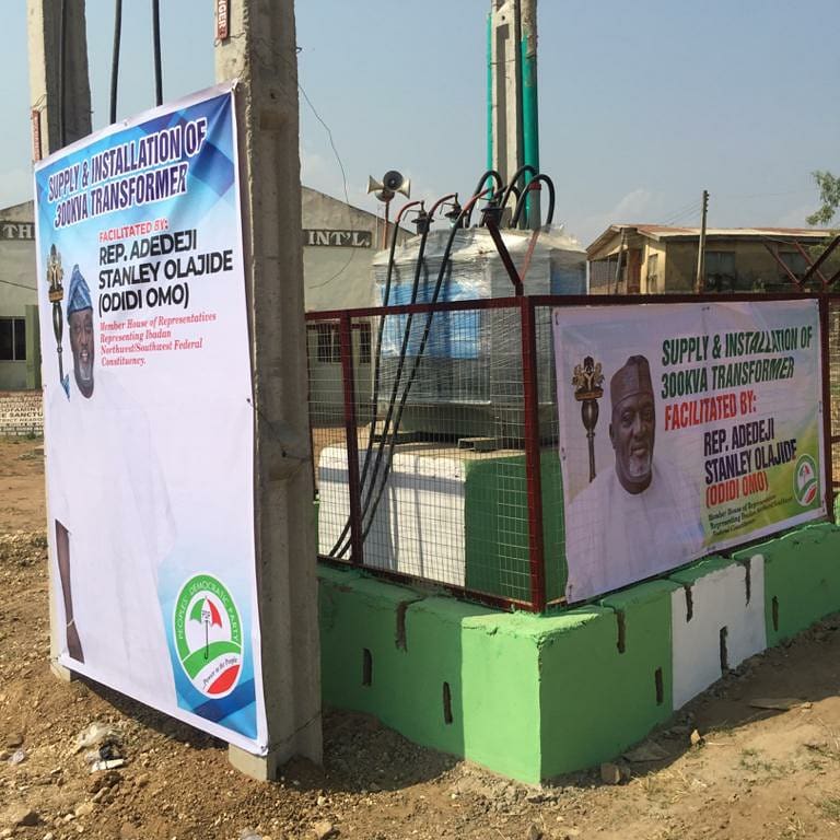 AdedejiOdidiOmo's tweet photo. #Feedback. 
It is with absolute joy I bring to the notice of our people the successful installation of 300KVA transformer @kuola Apata area Ibadan powered by #OdidiOmo as one of the ongoing. Commissioning coming soon! #ConstituencyProjects. #TrueRepresentation. #StarRep. https://t.co/kKyEW773if