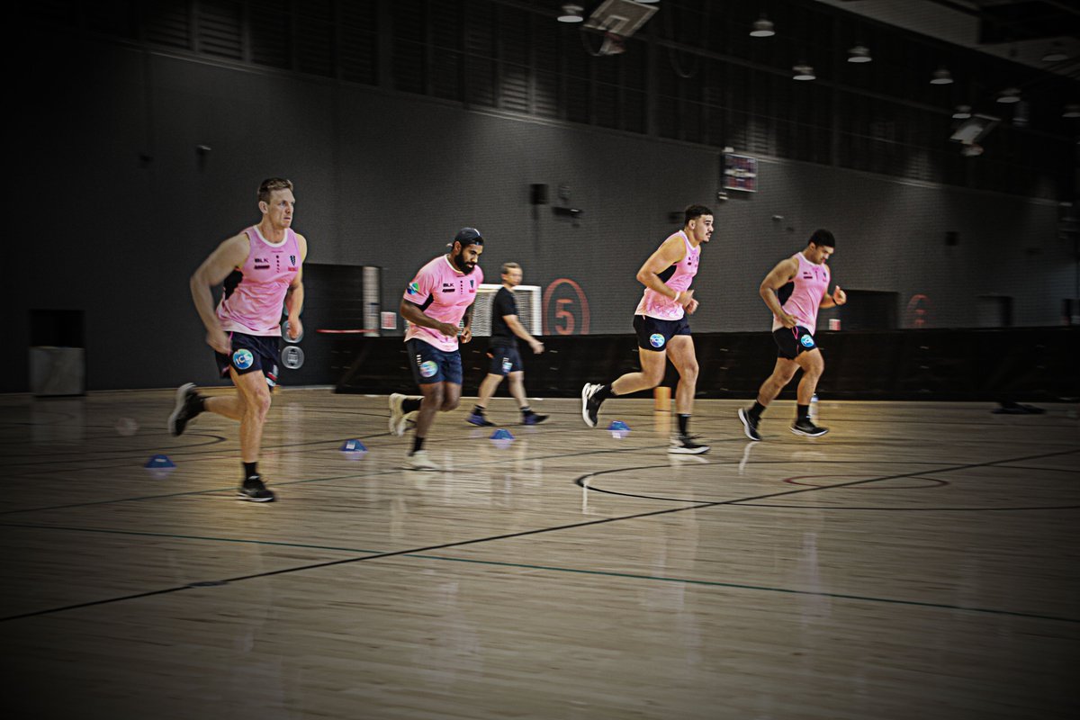 MelbourneRebels's tweet photo. 🤔 Q: How do you welcome back your returning Wallabies?

👊🏾 A: Put them through a gruelling early morning beep test!  

Great to have Dane, Jordy, Trev and Marika back in the flamingo pink and raring to go for Season 2021! 

🎫  Be part of our journey: https://t.co/CW1THZfOvw https://t.co/fJUWyPFUpD