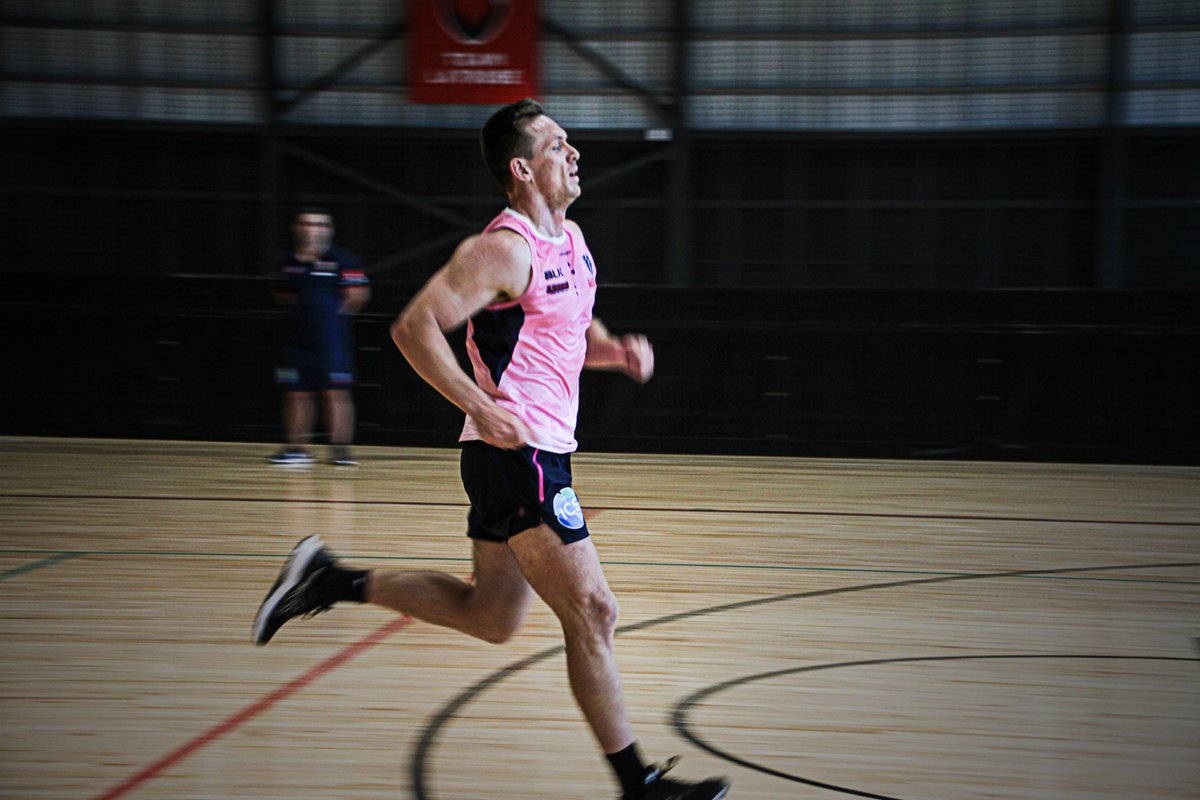 MelbourneRebels's tweet photo. 🤔 Q: How do you welcome back your returning Wallabies?

👊🏾 A: Put them through a gruelling early morning beep test!  

Great to have Dane, Jordy, Trev and Marika back in the flamingo pink and raring to go for Season 2021! 

🎫  Be part of our journey: https://t.co/CW1THZfOvw https://t.co/fJUWyPFUpD