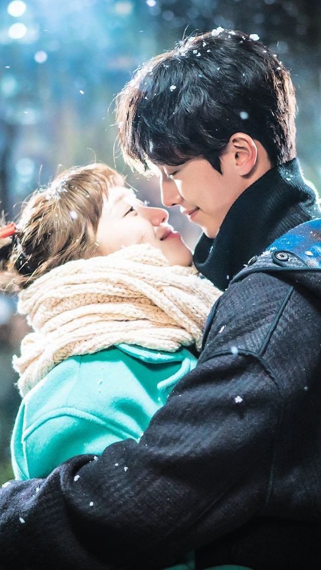 ❄️

—Publica algunas fotos en su IG que tenía guardadas desde de diciembre con <a href="/MinDaeYun/">Dae Yun</a> pues aquel mes fue muy especial para ambos y ahora podían hablar de ello...
Y es que el mes pasado habían descubierto que Dae estaba embarazada, y ambos pasaron por un montón de situaciones+