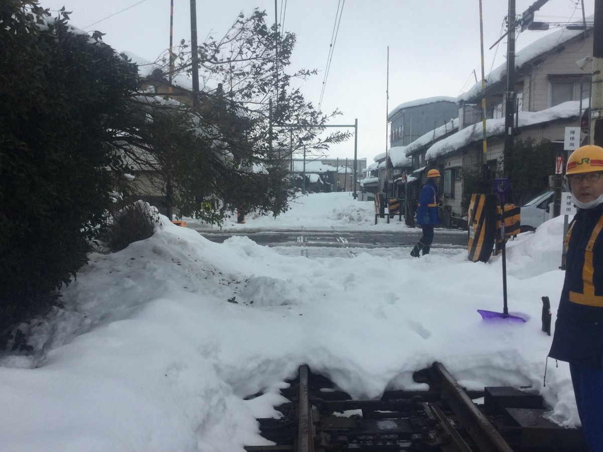 Jr東日本 信越エリア 運行情報 公式 On Twitter 新潟支社からのお知らせ 1月14日 木 大雪による終日運転見合わせ区間 信越 線 長岡 直江津 越後線 吉田 柏崎 弥彦線 東三条 弥彦 運転再開済区間 信越線 新潟 長岡 越後線 新潟 吉田