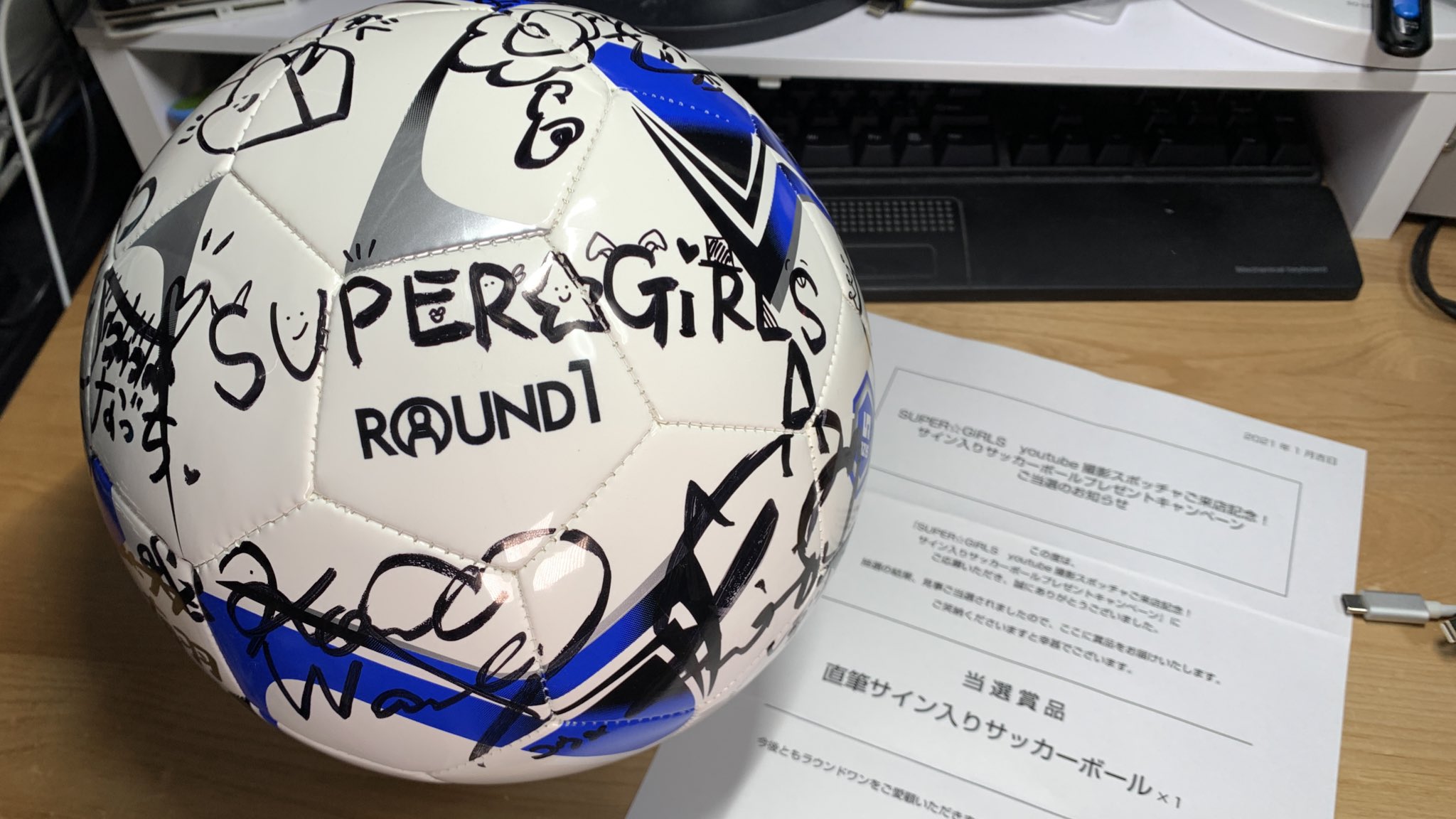 しょうポチ 先月キャンペーンしてた スパガ Round1 プレゼント企画のサイン入りサッカーボールが当選して届いた 全員 のサイン入ってるのも嬉しいっすね ありがとうございます スパガちゃんねる スポッチャ の動画 T Co