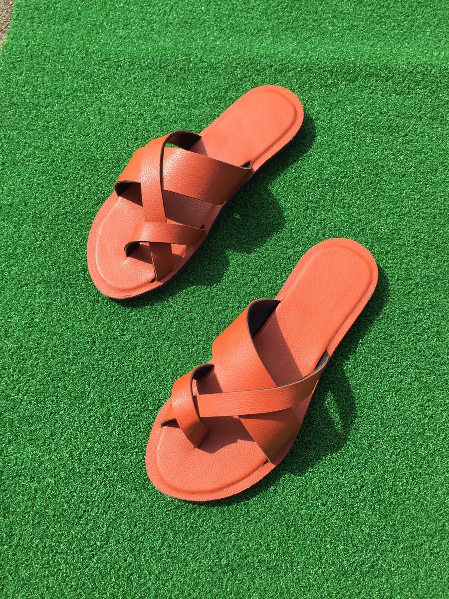 x8designz's tweet photo. Hello Twitter 🤗

I’m Sandra Ozioma, a student and a self taught shoe maker 👞 

This is my hustle, please if it gets to your TL, kindly retweet and patronize me🙏🏾🥺

I’m open to collaborations, sponsorships, etc.
Thank you ❤️
#WeAreNigerianCreatives 
@gangwolf360 
@artmonnk https://t.co/Qa1wvhOZ93