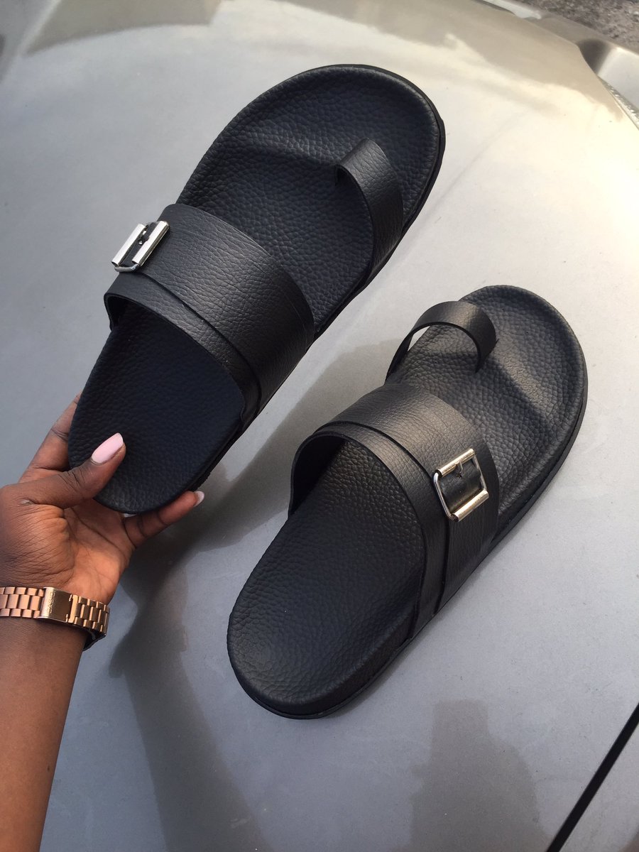 x8designz's tweet photo. Hello Twitter 🤗

I’m Sandra Ozioma, a student and a self taught shoe maker 👞 

This is my hustle, please if it gets to your TL, kindly retweet and patronize me🙏🏾🥺

I’m open to collaborations, sponsorships, etc.
Thank you ❤️
#WeAreNigerianCreatives 
@gangwolf360 
@artmonnk https://t.co/Qa1wvhOZ93