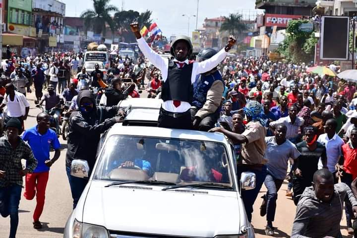 veryveryunusual's tweet photo. Save Uganda by Retweeting 
As we did for #EndSARS
We can do it again
#WeAreRemovingADictator #WeAreRemovingADictator https://t.co/Auj7TERHmV