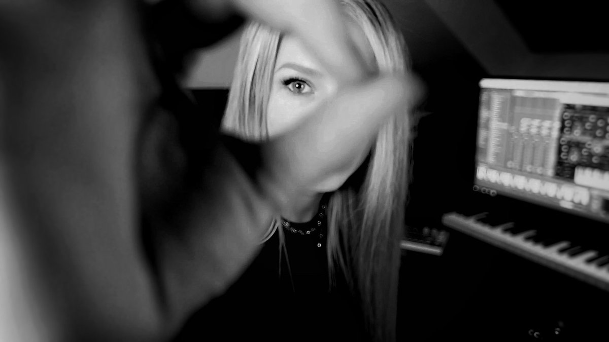 Keep your eyes open the next days 👁 ⠀⠀⠀⠀
#somethingiscooking #staytuned #newyear #newprojects #stayontrack  #techno #technodj