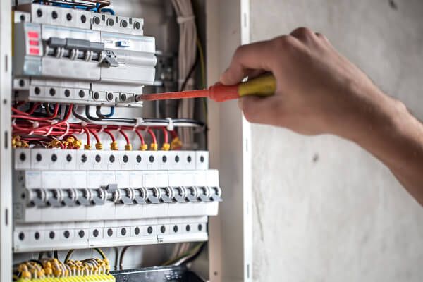 SingaporeMES's tweet image. Switchboard Upgrades: Signs Of Likely Failure &amp;amp; Advantages - mes.com.sg/2021/01/08/swi…

#switchgearinstallation #switchgeartesting
