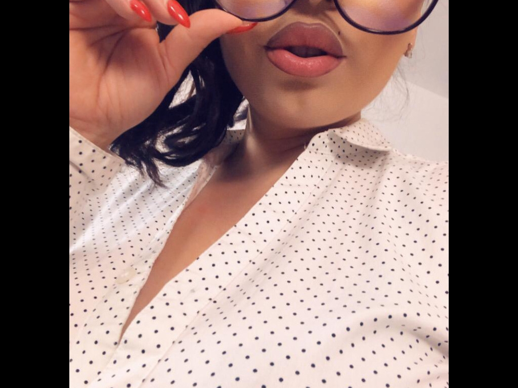 Lorena__Moon's tweet photo. I'm online right now on skyprivate (live skype show). my private profile: https://t.co/z9ExFVp4RJ Please RT. thanks! #camgirl https://t.co/zECKoSINyD
