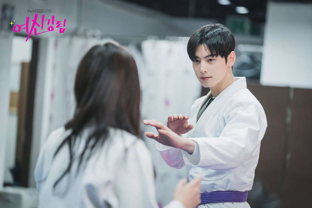 kdramadump's tweet photo. i seriously don't know who to ship anymore .. https://t.co/duw9C0YJcZ