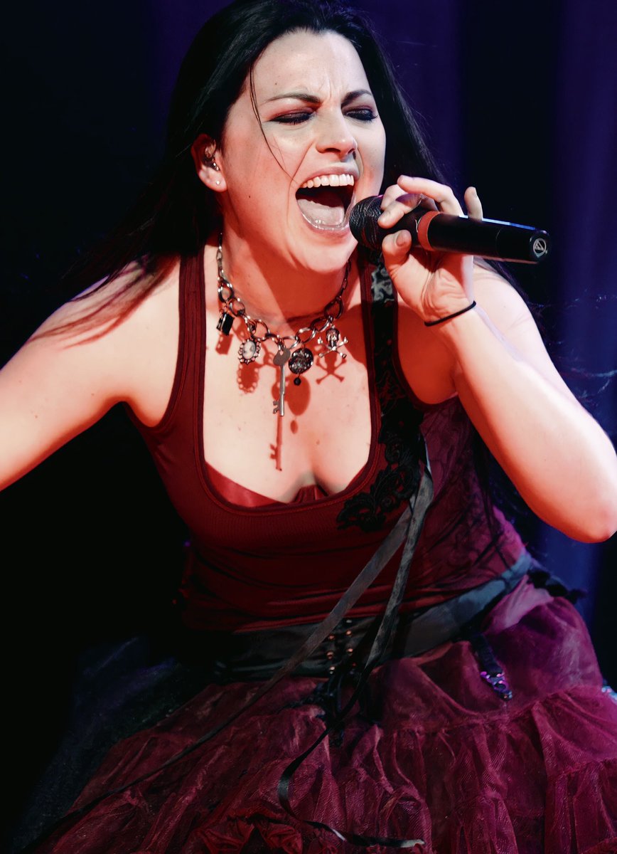 AmyLeeEVItaly's tweet photo. I've been screaming on the inside and I know you feel the pain https://t.co/pDTyLjJqAH