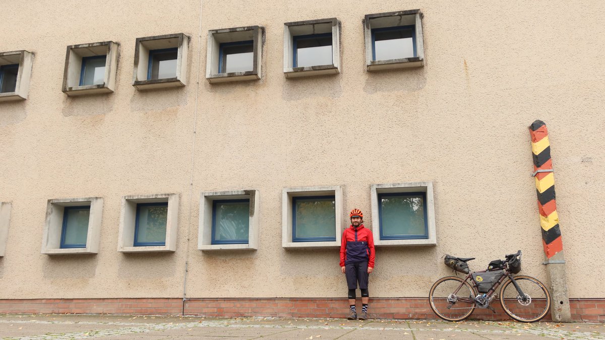 reizkultur's tweet image. My film about #cycling the former border that divided East Germany &amp;amp; West Germany launches tonight at 7pm: youtu.be/qIj1QusAhvw The border fell when I was 10, living in East Germany, so the Q&amp;amp;A at 7.15pm will tell you more about my personal experiences: youtu.be/oTEl2K7uMfQ