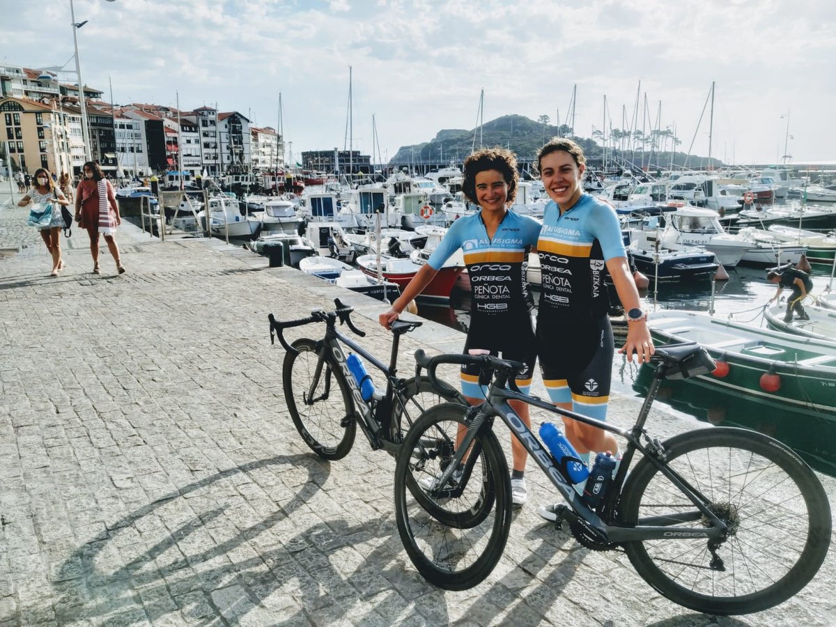 Hacer las cosas bien normalmente suele ser el desencadenante de otros logros.
Este año, uno de nuestros objetivos era seguir impulsando el deporte poniendo el foco en la potencia femenina. Lo que ha hecho el Alusigma Peñota Dental, reforzando el team femenino es enorgullecedor.