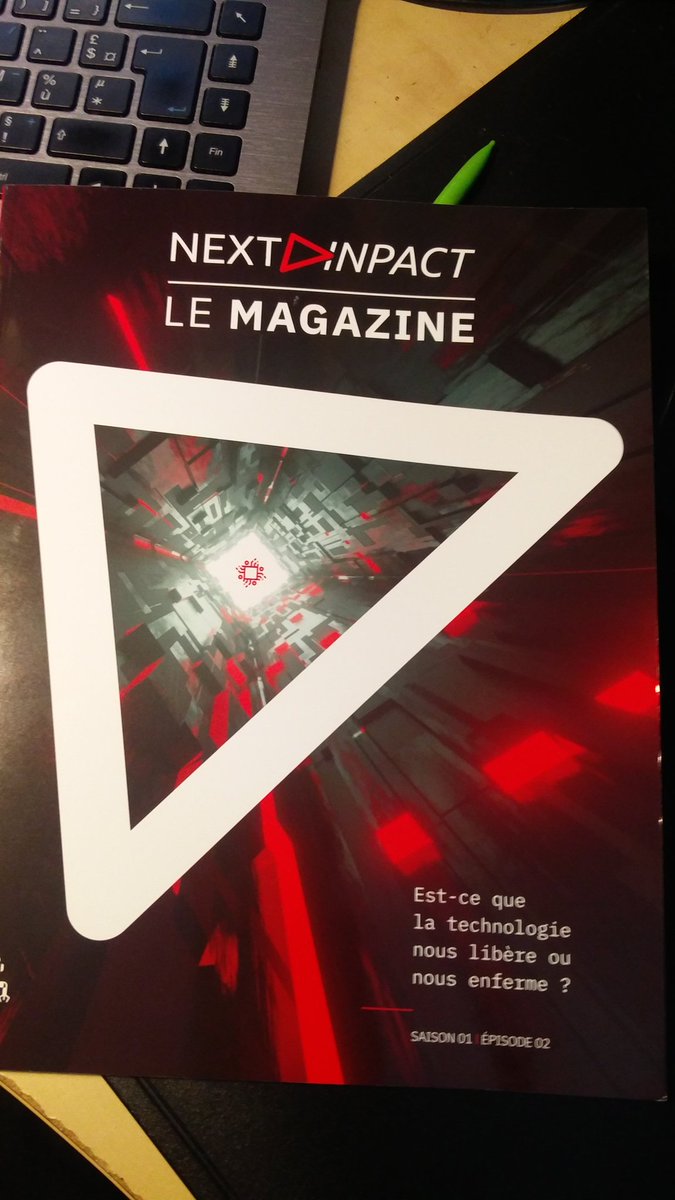 Lecture du midi pendant de grosses migrations : <a href="/inlemag/">Next INpact, le magazine</a> volume 2. Avec l'impressionnante liste de projets de lois ridicules contre internet compilée par <a href="/reesmarc/">marc rees</a> .
Achetez le, vous ne le regretterez pas !