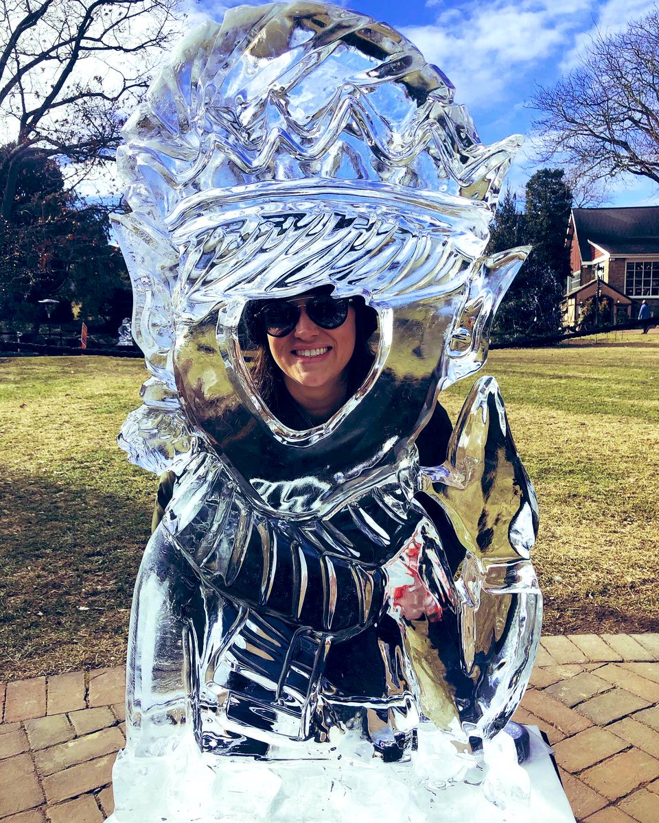 Holding on to #kathysholidayactivities as long as I can at @PeddlersVillage Fire & Frost