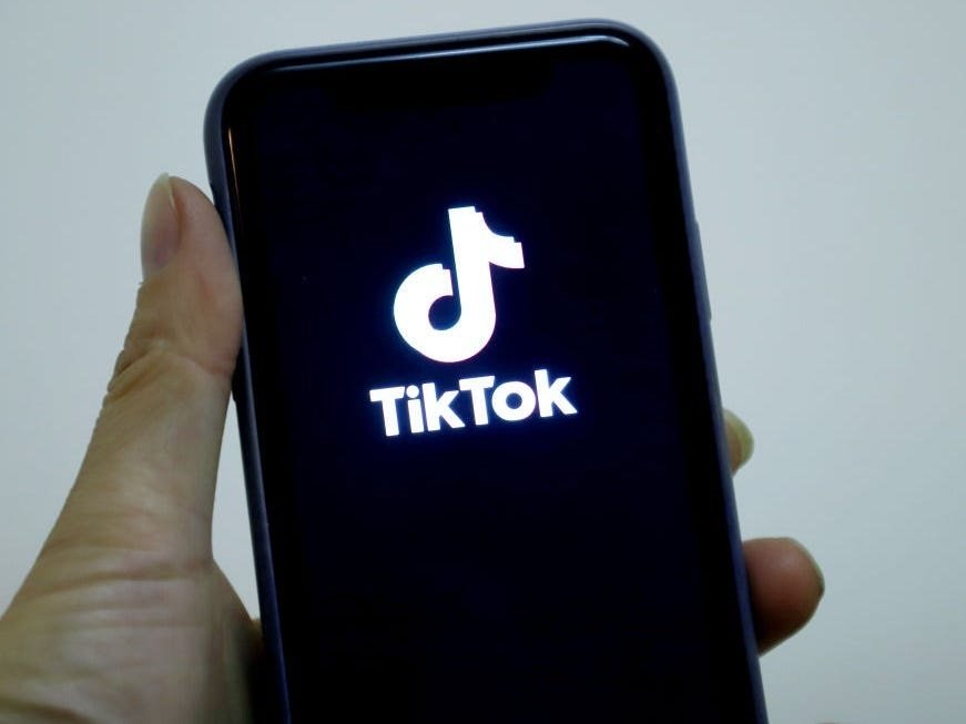 News24's tweet photo. TikTok will make under-16s' accounts private by default to protect them from potential groomers | @BISouthAfrica 

https://t.co/WRMalnvOkb https://t.co/B2jCEmJRzv