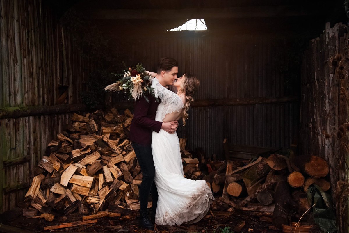 drummond_adele's tweet photo. I miss people, weddings, and capturing moments like this. #eplopments #WEDDINGPHOTOGRAPHY #sheffieldweddingphotographer https://t.co/RPqpsqnOLZ