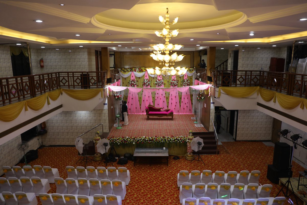 ProductionsLook's tweet image. Grand stage decor, covered with deep red, white and yellow flowers with a notch of pink fabric. A themed setup for the reception look. 

Decors and wedding management by @stagelookproductions

Contact@9804747377 to get your special days booked by us.