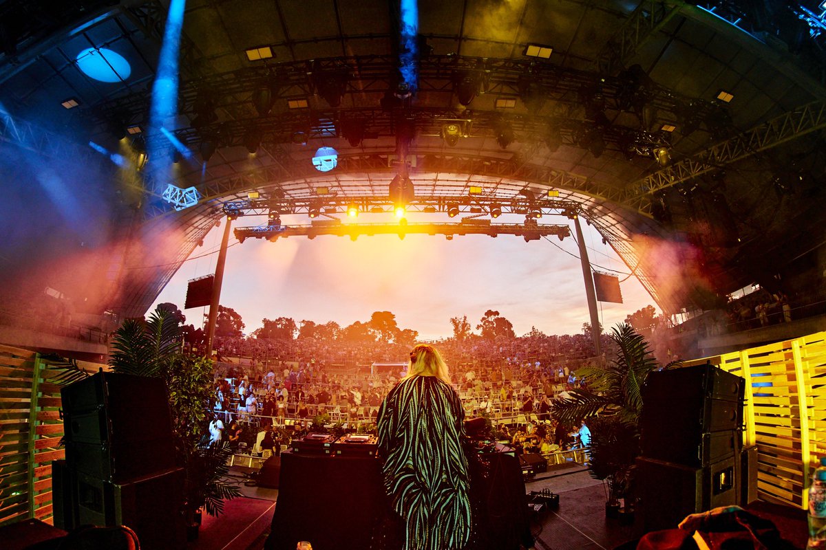We felt that Summertime magic at Sidney Myer Music Bowl for Piknic Electronic. Want to more good times at the Bowl? Tickets to @moju_music x @orchestravictoria are selling fast so grab your mates, set this Saturday aside and get tickets now &gt; mmw.melbourne.vic.gov.au/event/moju-wit…