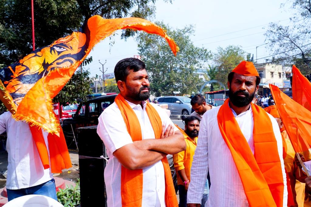 ThilakPuligilla's tweet photo. # Swamy Vivekananda jayanthi ⛳️
@Hindu vahini -Quthubulapur Baagh⛳️
⁦@Hinduvahini_rss⁩ ⁦@HVChannelTS⁩ ⁦@hvchannel⁩ ⁦@friendsofrss⁩ https://t.co/JPRncvSvMN