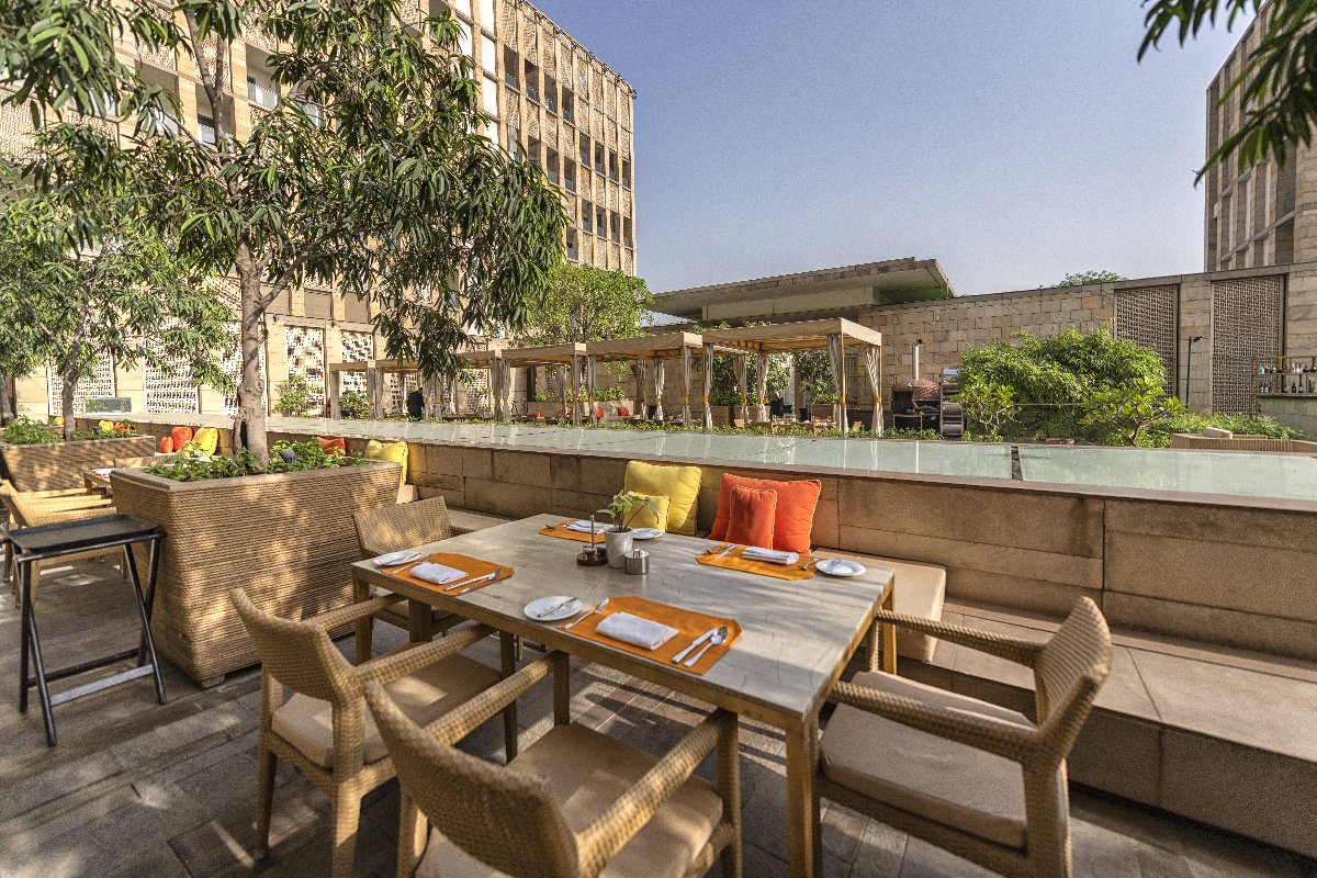 Lodhidelhi's tweet photo. Soak in the warmth of the winter sunshine in verdant spaces encompassed in an undeniably soothing vibe. Set the tone for convivial afternoons savouring alfresco luncheon experiences at The Lodhi, New Delhi.
#TheLodhi #TheLodhiLife #LHWTraveler #DistinctivelyIconic https://t.co/IPHiRFKQX8