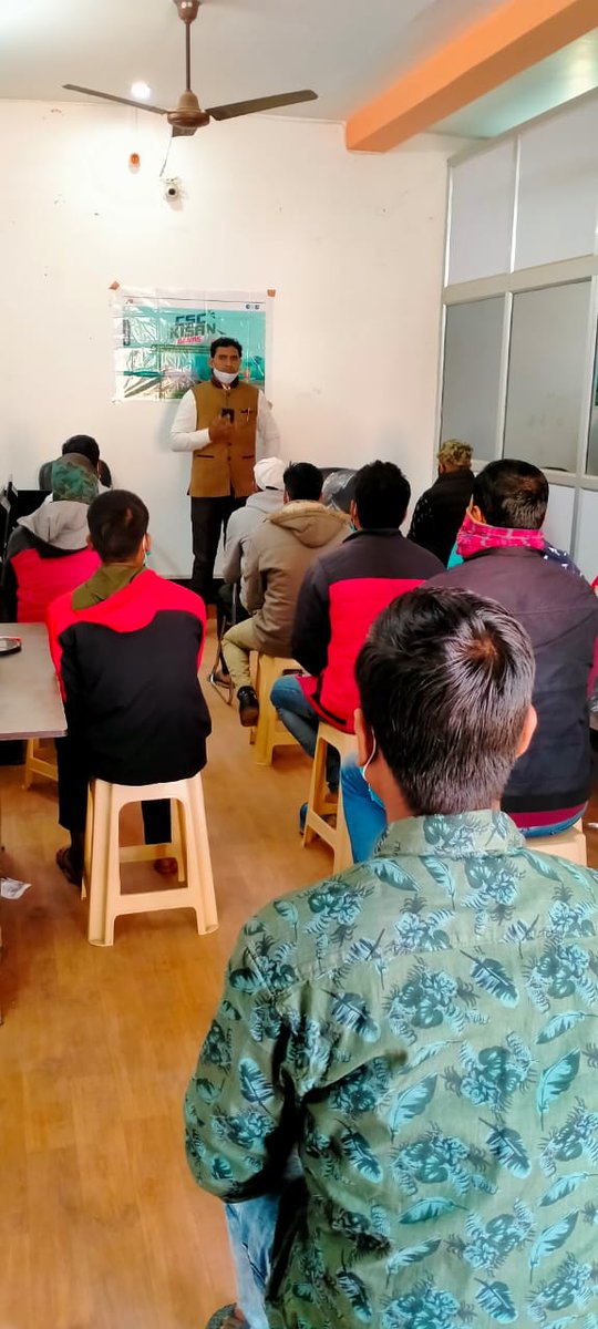 indarvindmaurya's tweet photo. #FasalBima4SafalKisan
@CSCUttarPradesh 
@dintya15 
@CSCegov_ 
@sanjaykrakesh
@avanish78
@avinash78683033
Kishan goshti varanasi https://t.co/1JbmC4sujp