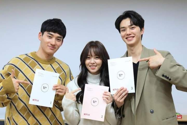 infodrakor_id's tweet photo. Seri original netflix #LoveAlarm2 rumornya bakal rilis 6 episode di paruh pertama 2021 ini 😍

Wah wah jadi gak sabar menanti jawaban siapa jodohnya Jojo 😅 https://t.co/Vl2835QbhB
