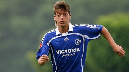 On August 2006, after making his first team debut in a game against Eintracht Frankfurt, he was described as the "next big thing" by the media.However, soon after rejecting an €1.5 million yearly salary offer he eventually fell out with the club and moved.