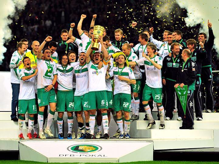 Although Bremen didn't do well in the 08/09 Bundesliga season, Özil managed to make a significant impact in most of the games scoring 5 goals and providing 23 assists. He also ended the season in a high as they beat Leverkusen in the DFB-Pokal final scoring the winning goal.