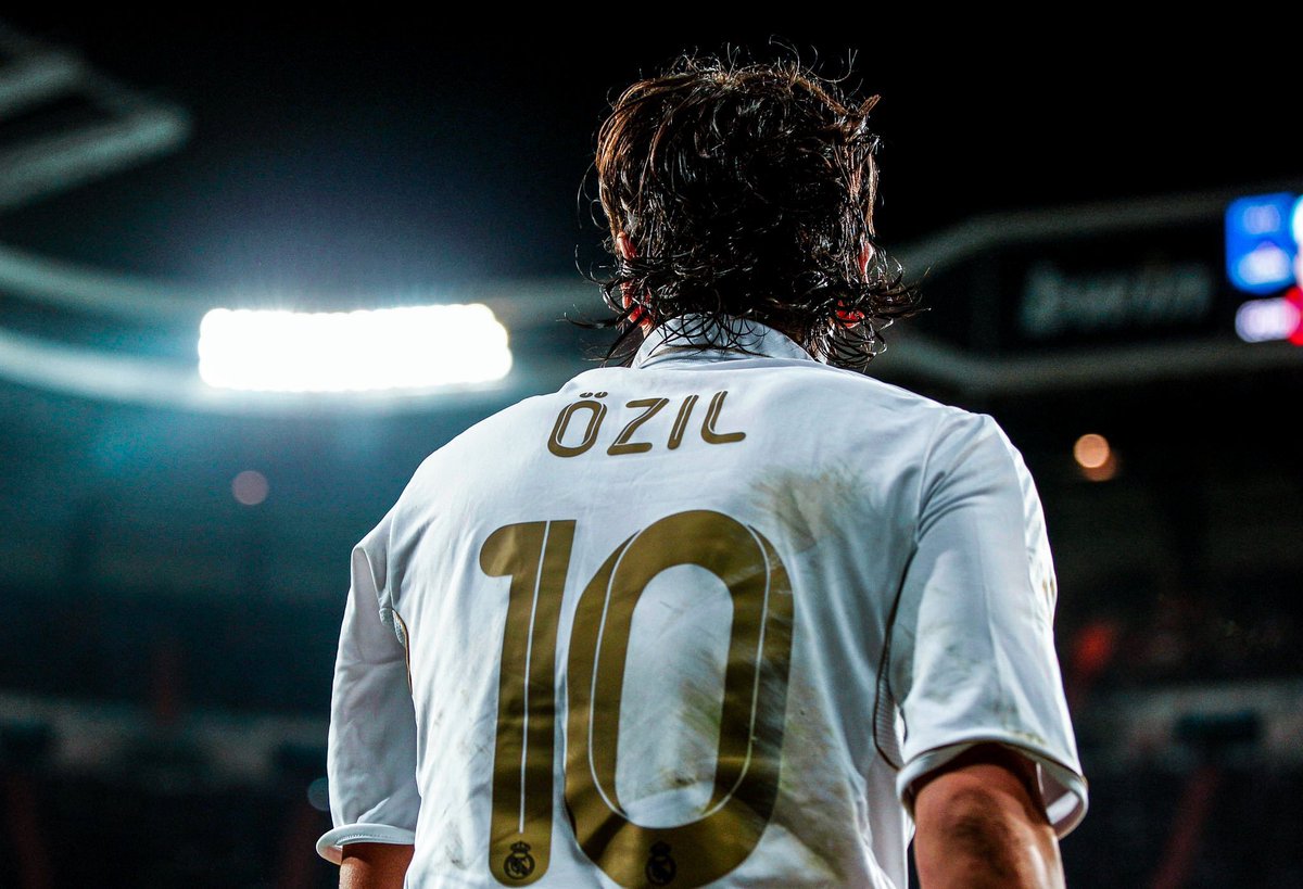 Later Özil would participate in the 11/12 pre-season carried out in Germany, USA, England and China.Also, from now on he would wear the number 10 shirt signalling Mourinho's intent to use him as his main playmaker.“Ozil is unique. There is no copy of him. Not even a bad copy”