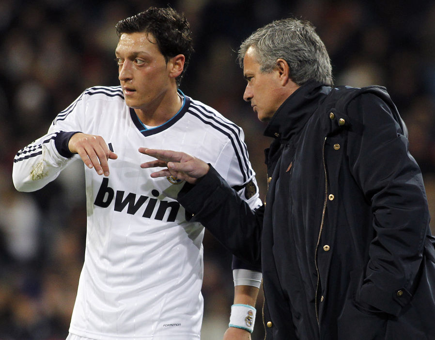 Later Özil would participate in the 11/12 pre-season carried out in Germany, USA, England and China.Also, from now on he would wear the number 10 shirt signalling Mourinho's intent to use him as his main playmaker.“Ozil is unique. There is no copy of him. Not even a bad copy”