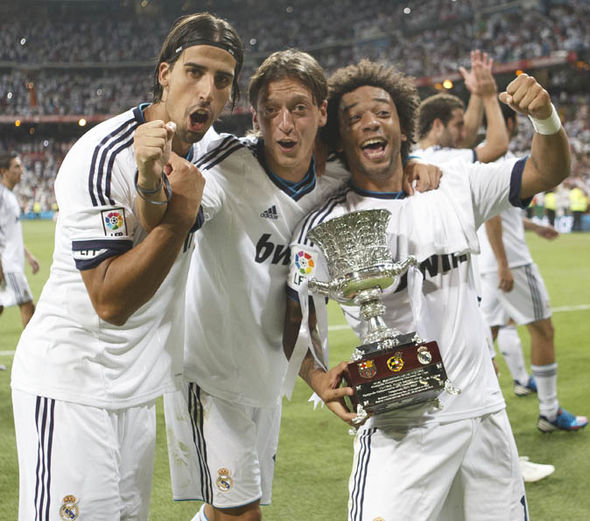 Although Real Madrid didn't win any silverware in the 12/13 season except for the Spanish Supercup, Özil's performances were praised.He ended the season with 10 goals and 21 assists in 52 appearances, and it was time for a new challenge.