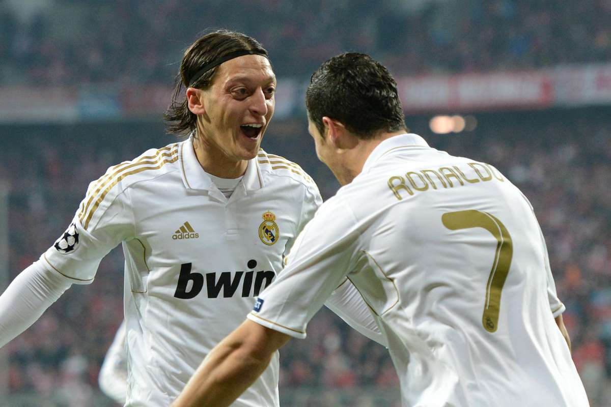 Mesut Özil provided ronaldo with 27 assists during his time in Madrid, only Karim Benzema provided Ronaldo with more assists than him during CR7’s time at Madrid. The difference? Benzema played with Ronaldo for 10 seasons, Özil just 3."Özil made me the world's best striker."