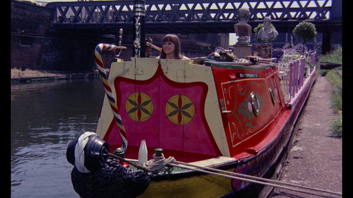 Hawkesbury as used in the film Smashing time in 1967, starring Rita Tushingham and Lynn Redgrave. I doubt many working narrow boats have been dressed up like this!