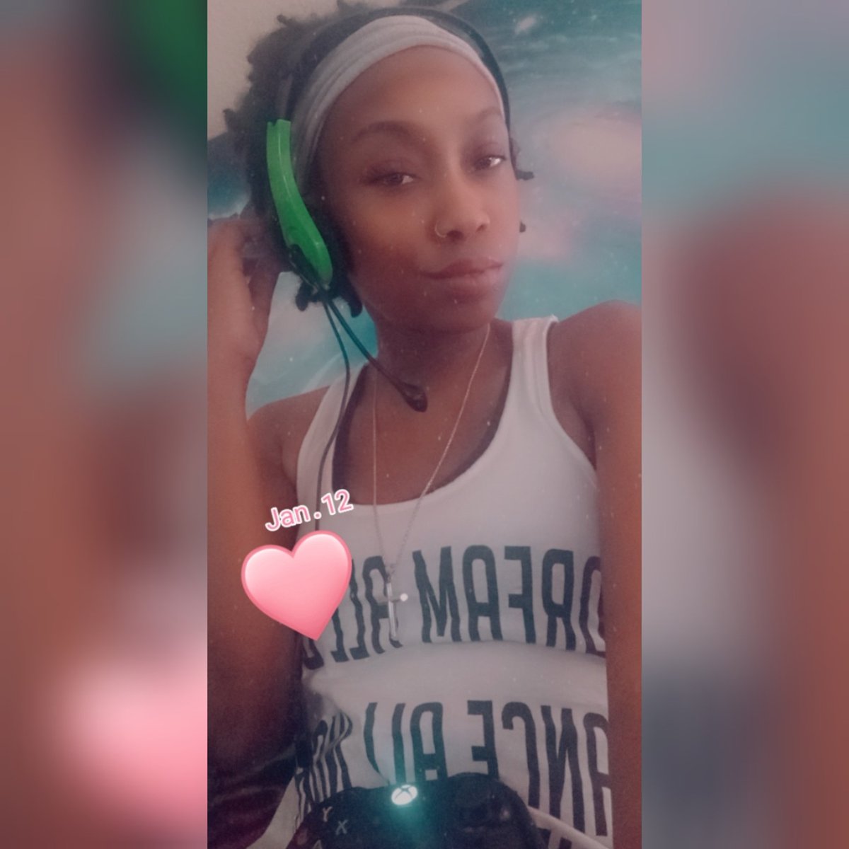 xEViiLxANGELx's tweet photo. First Pics in My New Room Esthetic &Vibes. At Peace With Self & Spiritually 1 With the Universe π―π πππΎβ€βΊπ₯°π #SelfLove #IChooseMe #ILoveMySelf #MyBlackIsBeautiful #TeamDreadHead #SickleCellGoddess #GamerGirl4Life #TwitchGaming #TwitchStreamer #TwitchAffiliate #xEViiLxANGELx https://t.co/vRnTSwBdnt