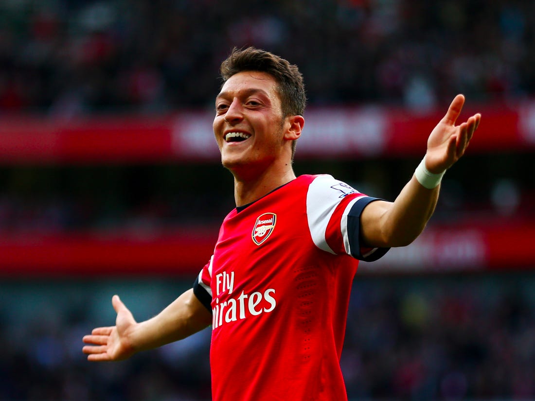 He also played a big part in Arsenal’s early run of form that saw the team lead the league for 12 consecutive matchdays.Due to his fine form Özil was again short listed for the FIFA Ballon d'Or award and also featured on the UEFA Team of the Year.