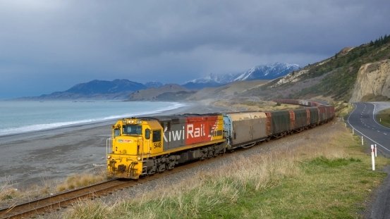 trainsongsbook's tweet photo. 'Beware of the passenger, the train already left the station
We are neither at home, nor at work
We are moving'
- 'Tombstone' by Crowded House (1986)
📸 David Gubler
#NewZealand https://t.co/YcDzE2Szjd
