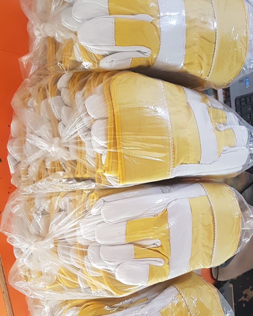 dalocgloves's tweet photo. Only 200Pairs left of fleece lined Grain #leather #work #gloves . DM for price #handschuhe #werk #safetygloves #daloc #dalocgloves https://t.co/ayca5TSvOE