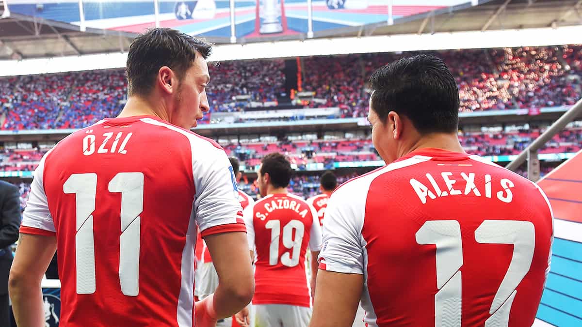 But Özil came back even stronger and made 7 goal contributions in his first 6 games post injury, providing 5 assists and scoring 2 goals.In the FA Cup semifinal against Reading Özil made 2 assists for Alexis Sánchez in a 2-1 win and led his team to an other final.