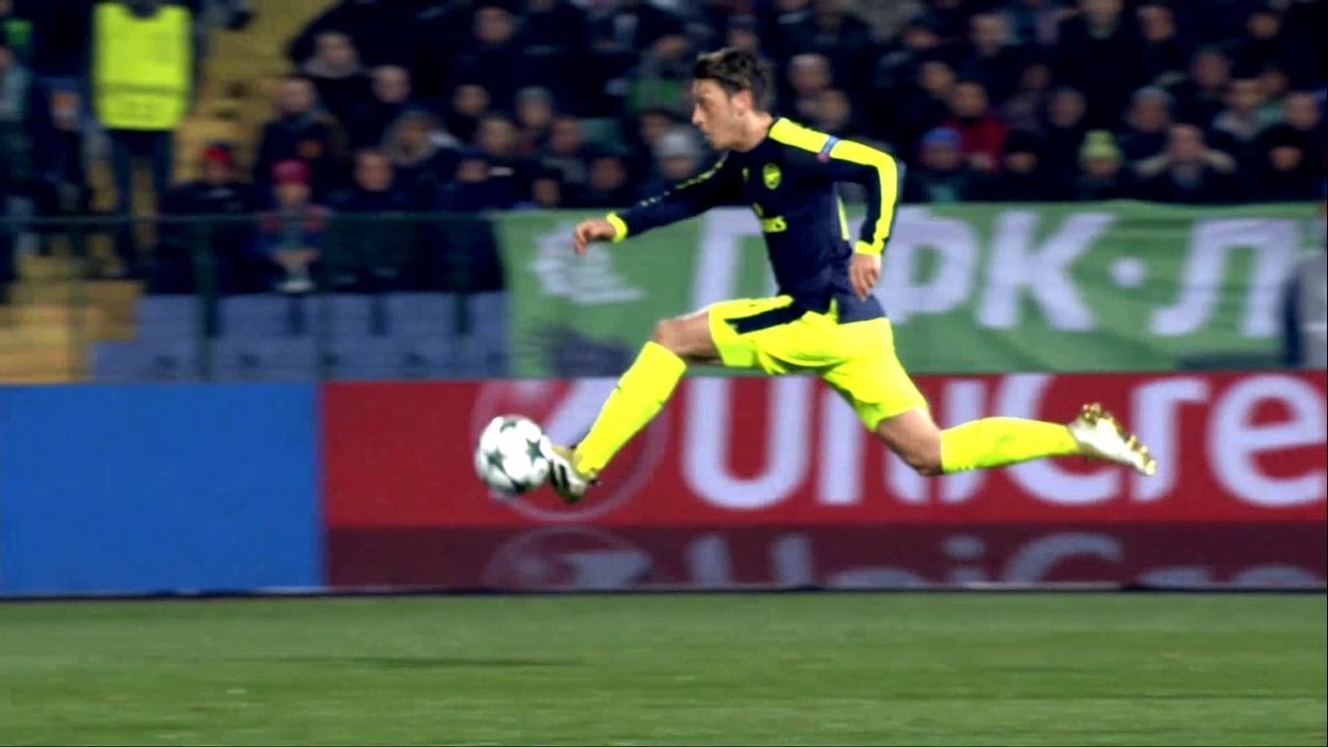 Özil missed Arsenal's opening for the 16/17 season due to his participation in the Euro 2016.In november he scored the best goal in his career and one of the best in the CL.An outstanding individual effort, a perfectly timed run, a genius touch and coldness in front of goal.