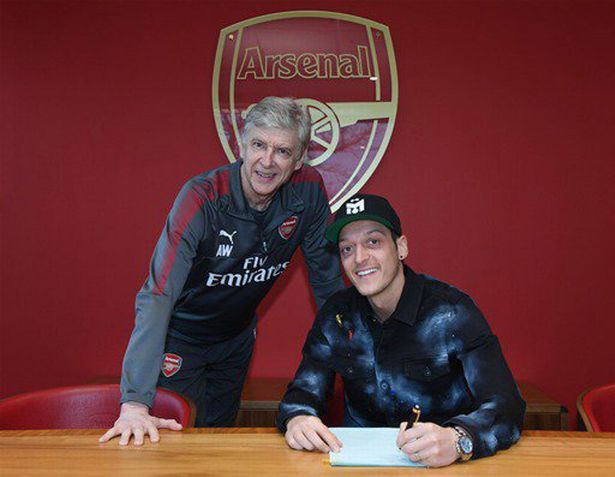 In February Özil finally signed the contract, ending speculation about a possible departure. Özil's new contract, until the summer of 2021, saw him earn £350k a week, making him the highest paid player at the club."In the end I let my heart decide."