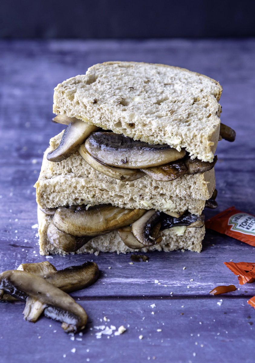 Gooooood morning . We’re up! That rain! #thinkblueskys the coffee’s on for takeaway and the shops rammed with the fresh stuff. We’re still here 💪🏼
#Frome #Farmshop #Coffeeplease