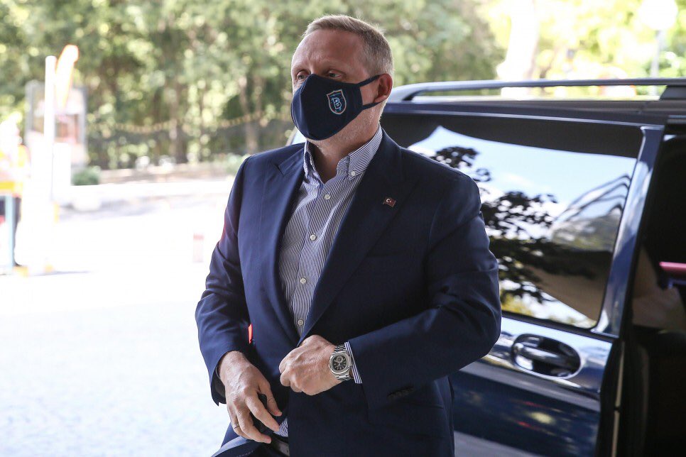 Başakşehir Başkanı Göksel Gümüşdağ, "Başkan Mustafa Cengiz ile telefonda görüştük, Albayrak da ziyaretime geldi; çay, kahve içtik.  Galatasaray'ın teklifi ile bizim talebimiz arasında ciddi farklar var"🔥