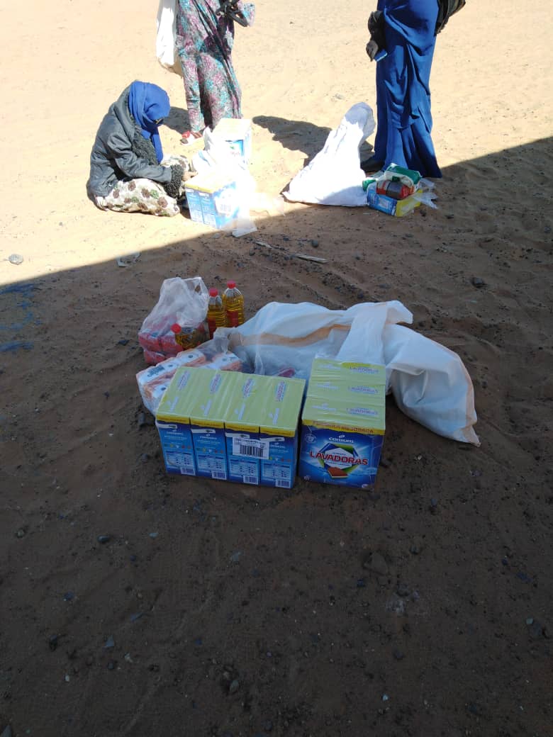 aapsd1's tweet image. Finalment arriba la Caravana per la Pau als campaments de refugiats saharuís  del Tindouf.
cutt.ly/3jbzL2P