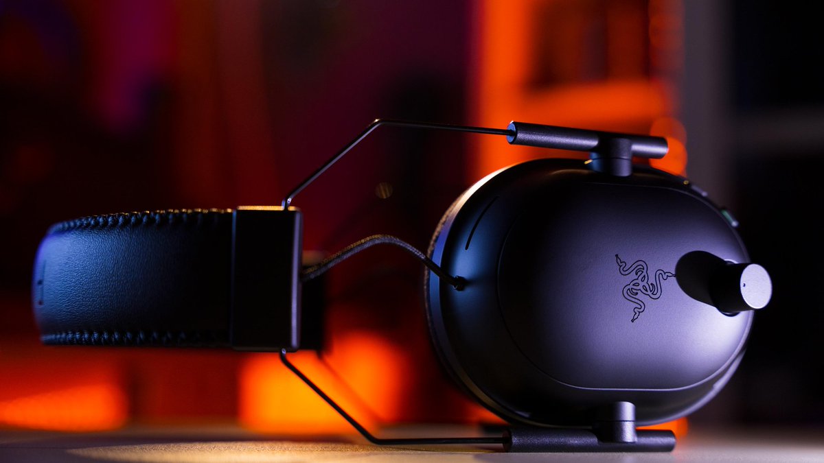 hdr247's tweet photo. مراجعتنا لأحدي أفضل سماعات اللاسلكية Razer BlackShark V2 Pro من @RazerMENA 
من هنا: https://t.co/mAA70nWJL2
#Razer #BlackShark #Pro #esports #Wireless #Headset https://t.co/vFE57U3yXe