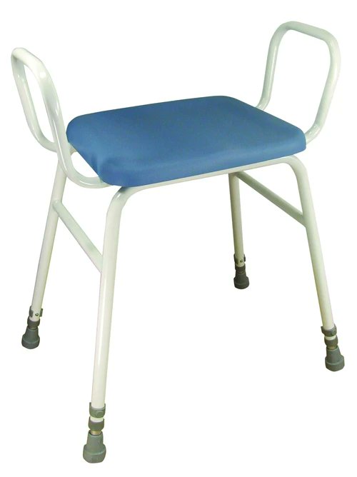 EquipmentBrc's tweet photo. Take a seat! Our '#showerstools and #perchingstools are comfy and confidence boosting: https://t.co/Qbf1uxTIGt #mobilityaids #toiletingaids #disability #bathingaids #mobilityseating https://t.co/OdU2mdVjI4