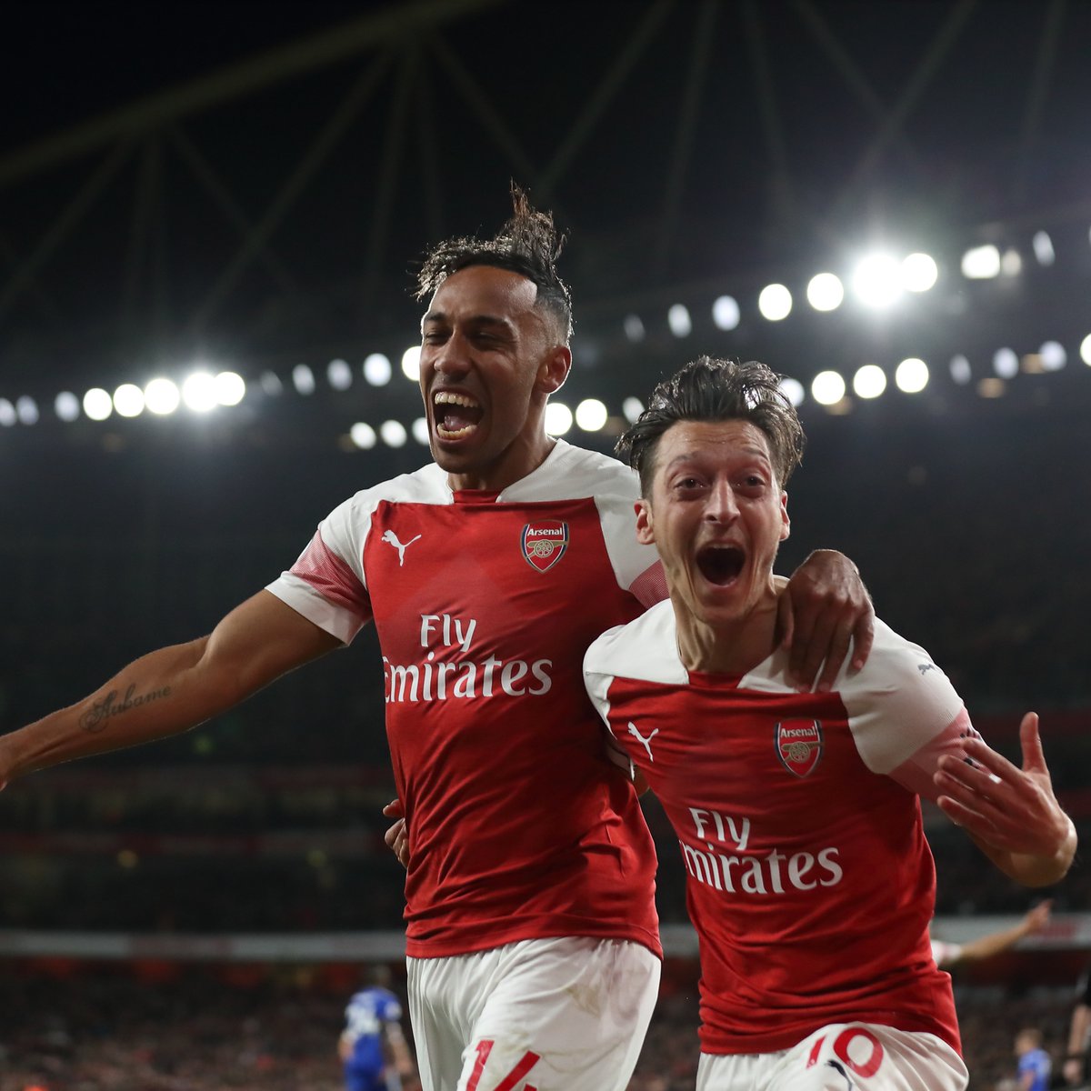 In October against Leicester he captained the side for the first time and produced an absolute masterclass, one of the best attacking midfielder performances the PL has ever seen. Özil helped his team record a 10th successive win, scoring a goal and assisting one in a 3-1 win.