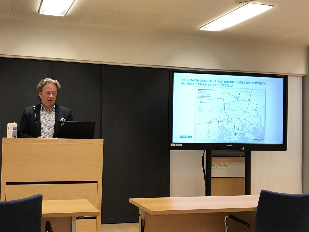 ⁦⁦<a href="/ramboll_fi/">Ramboll Finland</a>⁩’n ⁦<a href="/JuhaValtari/">Juha Valtari</a>⁩ ⁦<a href="/K2HEL/">Helsingin seudun kauppakamari</a>’n⁩ toimialakatsauksen julkistamisessa: asuntorakentamisen pullonkauloja PKS:lla ovat tonttipula, rs-rahoituksen kiristyminen ja tonttikustannukset. #asuntotuotanto, #rakentaminen, #asuminen