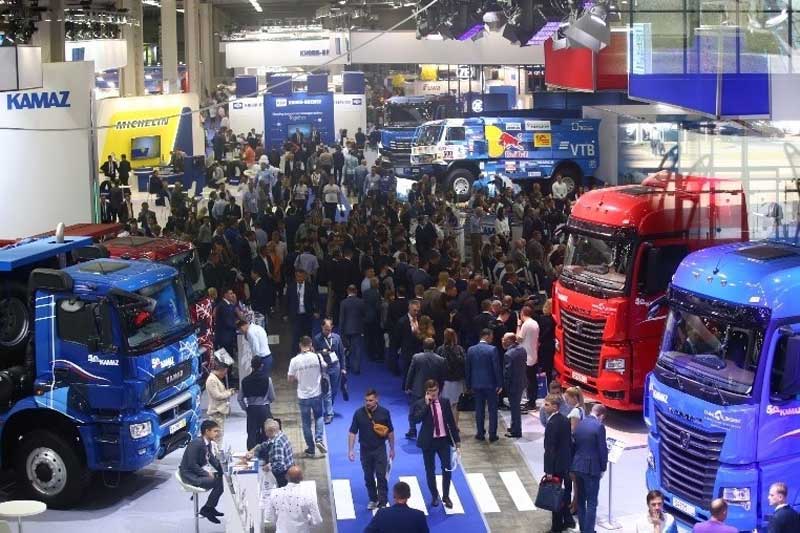 DevirSaatiDergi's tweet photo. Leading Russian OEM KAMAZ and the organizers of COMTRANS go ahead together for the 2021 edition of the trade show https://t.co/QL01T2b1BD @DevirSaatiDergi #comtrans2021 #itemfexpo #commercialvehicles #vans #trucks #buses #coaches #trailers #automotive #lcvs #transport #logistics https://t.co/Rjm1I5NM6y